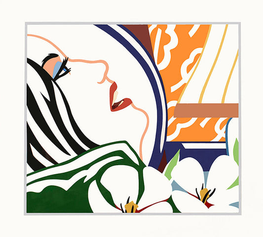 BEDROOM FACE WITH ORANGE WALLPAPER