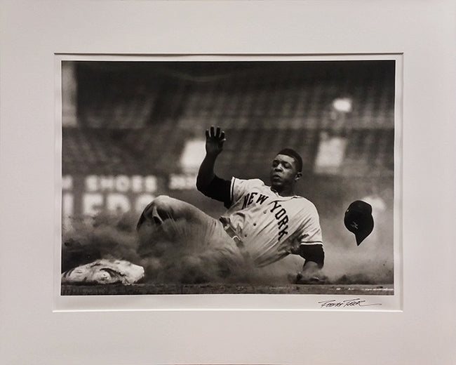 WILLIE MAYS, NEW YORK GIANTS, TRIPLES IN EBBETS FIELD, 1955